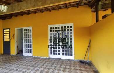 Imagem: A casa possui 1 Dormitório, 1 Banheiro, 2 Vagas na garagem