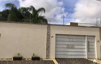 Imagem: A casa em condomínio possui 3 Dormitórios, 4 Banheiros, 3