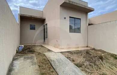 Imagem: A casa possui 2 Dormitórios, 1 Banheiro e está localizado