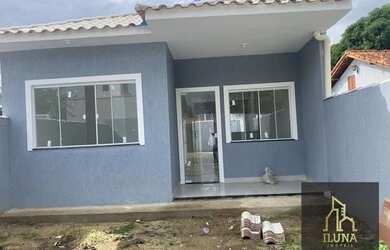 Imagem: A casa possui 2 Dormitórios, 1 Banheiro, 2 Vagas na garagem