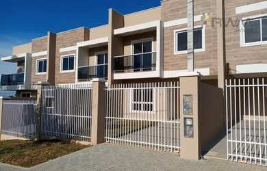 Imagem: A casa possui 3 Dormitórios, 2 Banheiros, 1 Vaga na garagem