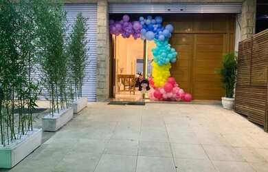 Imagem: O depósito possui 2 Vagas na garagem, 480m² de Área e está