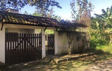 Imagem: A casa em condomínio possui 3 Dormitórios, 2 Banheiros, 1