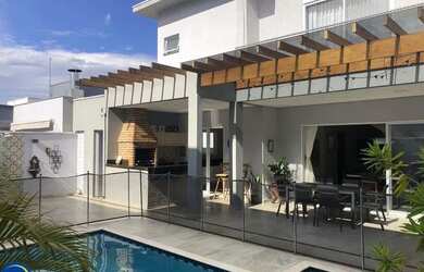 Imagem: A casa em condomínio possui 3 Dormitórios, 5 Banheiros, 4