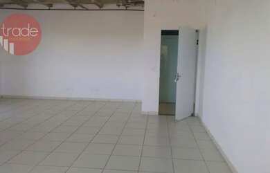 Imagem: O depósito possui 1 Vaga na garagem e 38m² de Área e está