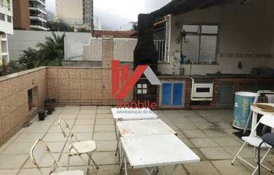 Imagem: A casa possui 4 Dormitórios, 4 Banheiros, 1 Vaga na garagem