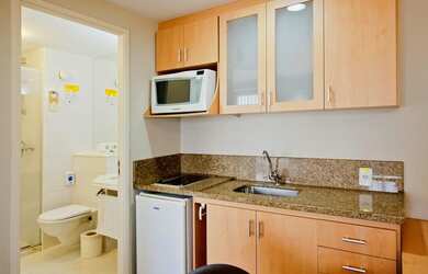 Imagem: O studio possui 1 Dormitório, 1 Banheiro, 1 Vaga na garagem