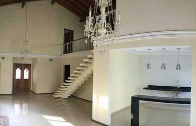 Imagem: A casa em condomínio possui 5 Dormitórios, 4 Banheiros, 4