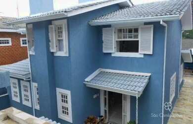 Imagem: A casa em condomínio possui 4 Dormitórios, 4 Banheiros, 3