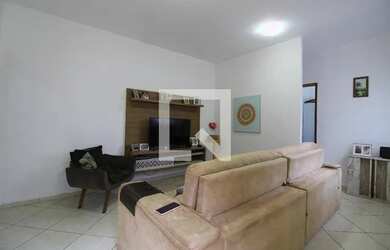 Imagem: A casa possui 3 Dormitórios, 2 Banheiros, 285m² de Área e