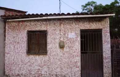 Imagem: A casa possui 2 Dormitórios, 1 Banheiro, 1 Vaga na garagem