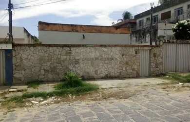 Imagem: A casa possui 5 Dormitórios, 1 Banheiro, 260m² de Área e