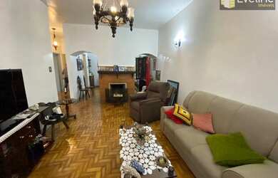 Imagem: A casa possui 4 Dormitórios, 5 Banheiros, 5 Vagas na garagem