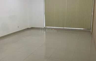 Imagem: O depósito possui 1 Vaga na garagem, 36m² de Área e está