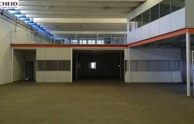 Imagem: O depósito possui 4 Vagas na garagem, 1.549m² de Área e