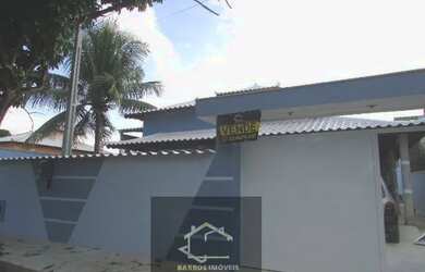 Imagem: A casa possui 2 Dormitórios, 2 Banheiros, 2 Vagas na garagem