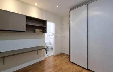 Imagem: O apartamento possui 3 Dormitórios, 5 Banheiros, 2 Vagas na