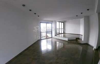 Imagem: O apartamento possui 4 Dormitórios, 2 Banheiros, 2 Vagas na