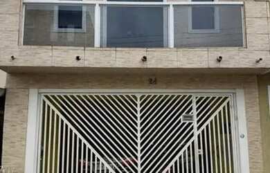 Imagem: A casa possui 5 Dormitórios, 4 Banheiros, 2 Vagas na garagem