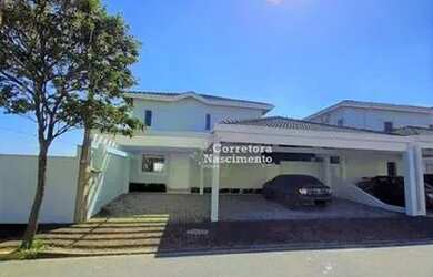 Imagem: A casa em condomínio possui 4 Dormitórios, 4 Banheiros, 4