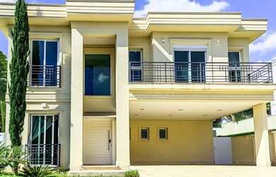 Imagem: A casa em condomínio possui 4 Dormitórios, 4 Banheiros, 4