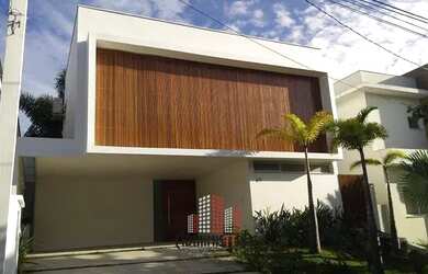 Imagem: A casa em condomínio possui 3 Dormitórios, 4 Banheiros, 4