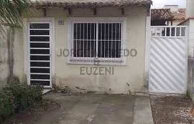 Imagem: A casa em condomínio possui 3 Dormitórios, 2 Banheiros, 1