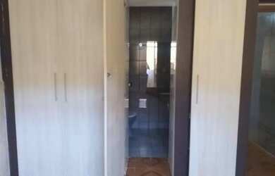 Imagem: A casa possui 1 Dormitório, 1 Banheiro e está localizado