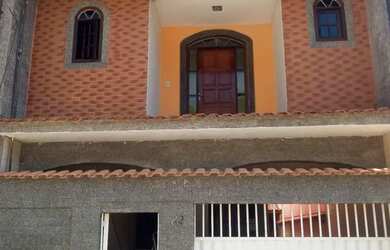 Imagem: A casa em condomínio possui 4 Dormitórios, 3 Banheiros, 1