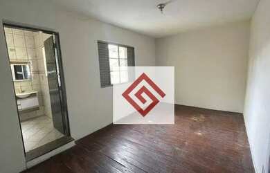 Imagem: A casa possui 2 Dormitórios, 1 Banheiro, 2 Vagas na garagem