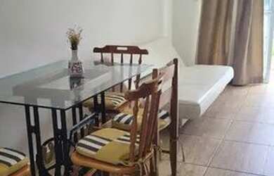 Imagem: A casa em condomínio possui 2 Dormitórios, 3 Banheiros e