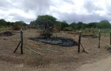 Imagem 4: Vendo ou troco terreno em Iaçu/BA por moto