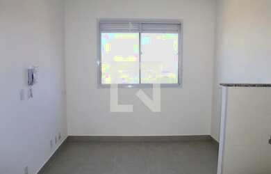 Imagem: O apartamento possui 2 Dormitórios, 1 Banheiro, 32m² de Área