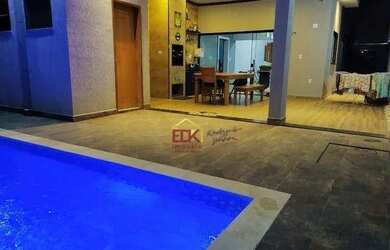 Imagem: A casa em condomínio possui 3 Dormitórios, 3 Banheiros, 2