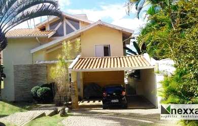 Imagem: A casa em condomínio possui 4 Dormitórios, 4 Banheiros, 4