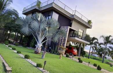 Imagem: A casa em condomínio possui 4 Dormitórios, 3 Banheiros, 2