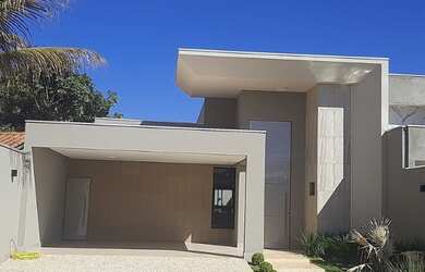 Imagem: A casa em condomínio possui 4 Dormitórios, 2 Banheiros, 4