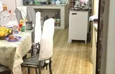 Imagem: A casa possui 1 Dormitório, 2 Banheiros, 57m² de Área e