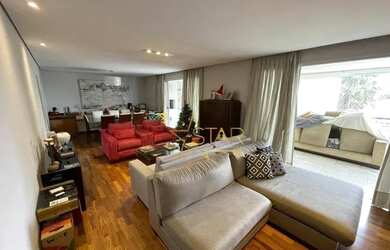 Imagem: O apartamento possui 4 Dormitórios, 4 Banheiros, 4 Vagas na