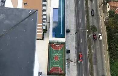 Imagem: O apartamento possui 2 Dormitórios, 1 Banheiro, 1 Vaga na garagem