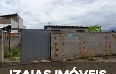 Imagem: A casa possui 2 Dormitórios, 1 Banheiro, 4 Vagas na garagem