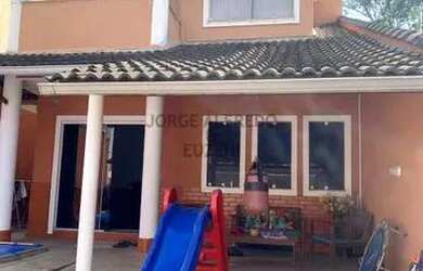 Imagem: A casa em condomínio possui 3 Dormitórios, 1 Banheiro, 1 Vaga