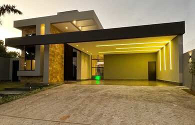 Imagem: A casa em condomínio possui 5 Dormitórios, 5 Banheiros, 5