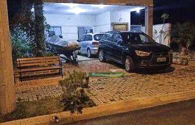 Imagem: A casa em condomínio possui 4 Dormitórios, 4 Banheiros, 4