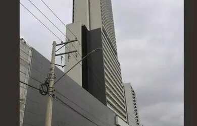 Imagem: O apartamento possui 1 Dormitório, 1 Banheiro, 1 Vaga na garagem