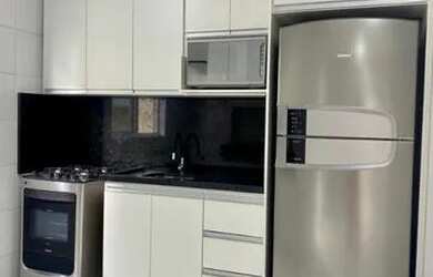 Imagem: O apartamento possui 2 Dormitórios, 1 Banheiro, 1 Vaga na garagem