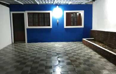 Imagem: A casa em condomínio possui 2 Dormitórios, 1 Banheiro, 2 Vagas