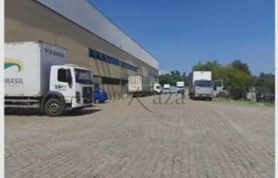 Imagem: O depósito possui 4000m² de Área e está localizado em Jardim