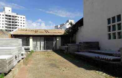 Imagem: O terreno possui 320m² de Área e está localizado em Parque