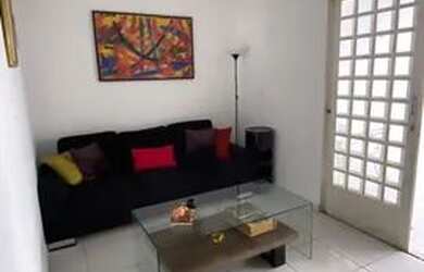 Imagem: A casa possui 4 Dormitórios, 3 Banheiros, 3 Vagas na garagem